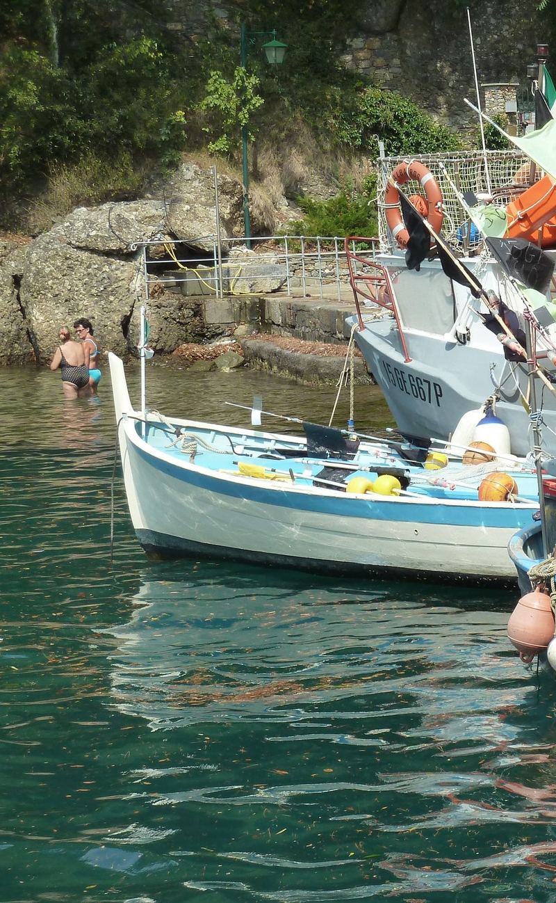 Aperitif on a boat in Portofino